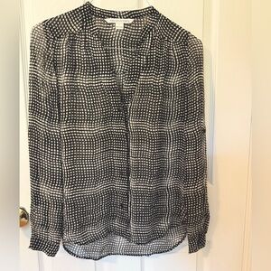 Diane Von Furstenberg Silk Blouse, beautiful black & white print!